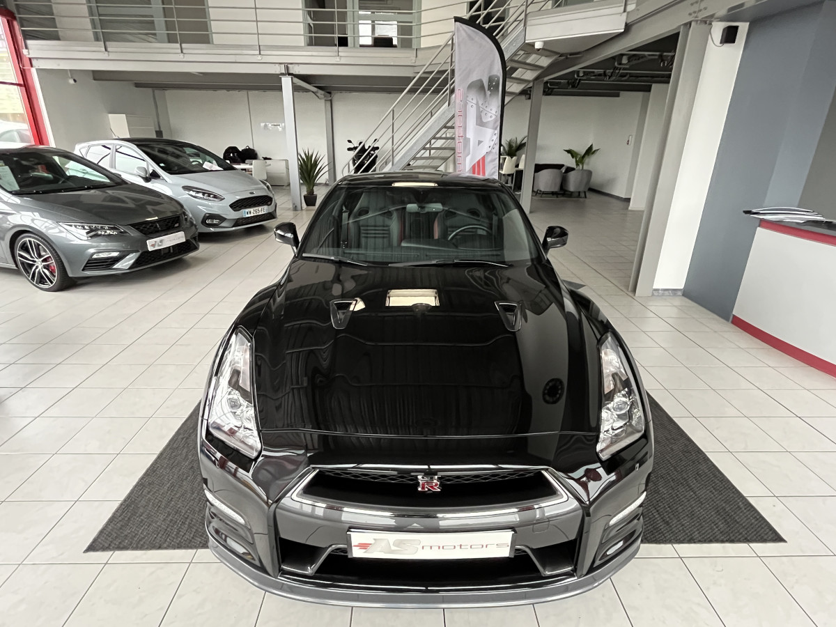 NISSAN GT-R 3,8 V6 550 BVA BLACK EDITION GPS CAMERA HIFI BOSE  KEYLESS BI-XENON RECARO  ETAT COLLECTOR