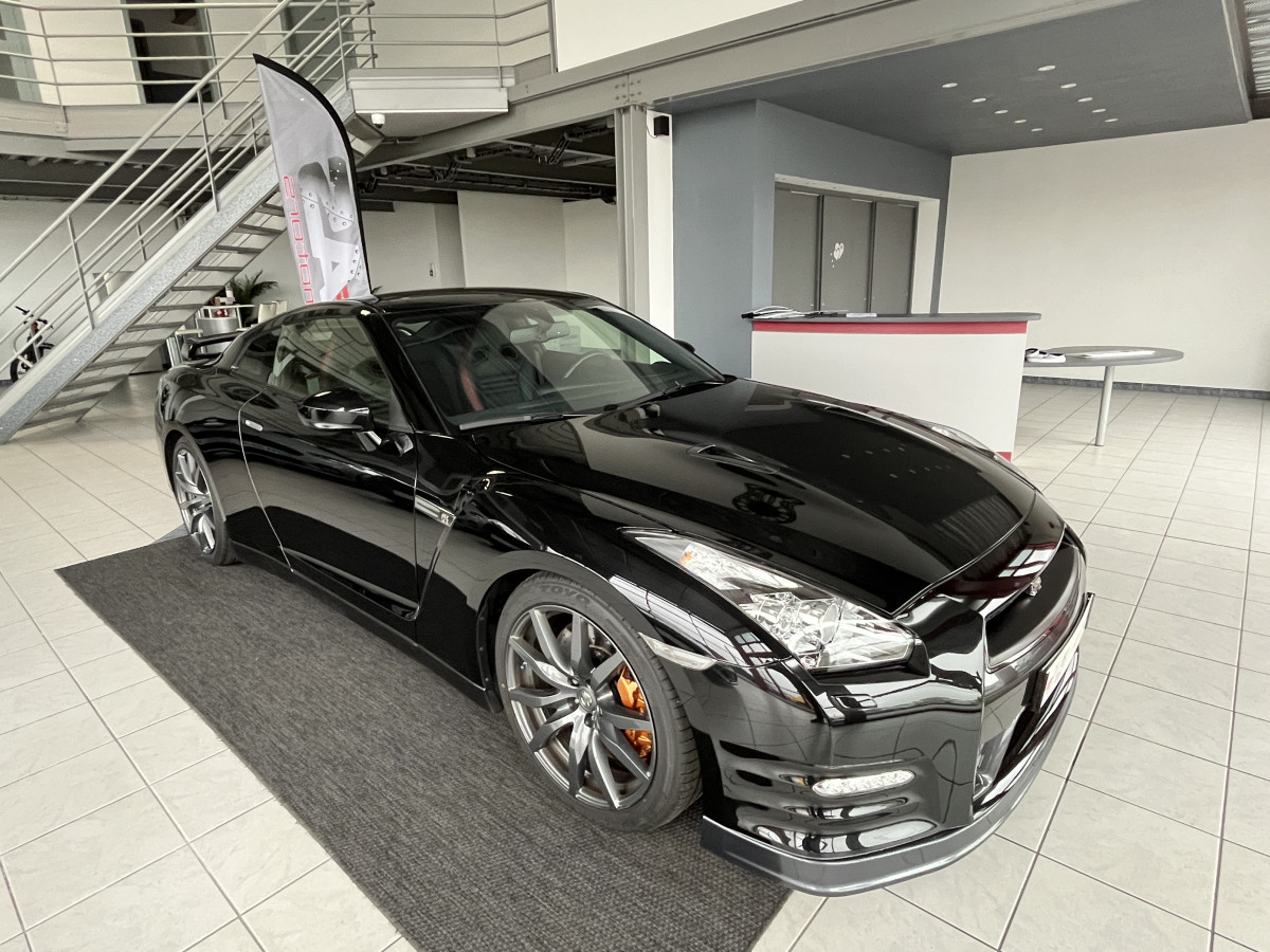 NISSAN GT-R 3,8 V6 550 BVA BLACK EDITION GPS CAMERA HIFI BOSE  KEYLESS BI-XENON RECARO  ETAT COLLECTOR