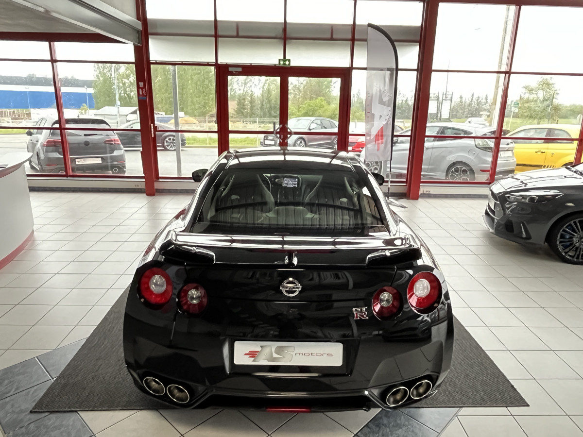 NISSAN GT-R 3,8 V6 550 BVA BLACK EDITION GPS CAMERA HIFI BOSE  KEYLESS BI-XENON RECARO  ETAT COLLECTOR