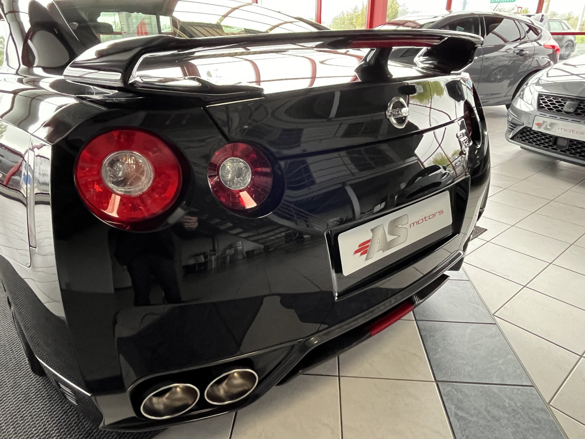 NISSAN GT-R 3,8 V6 550 BVA BLACK EDITION GPS CAMERA HIFI BOSE  KEYLESS BI-XENON RECARO  ETAT COLLECTOR