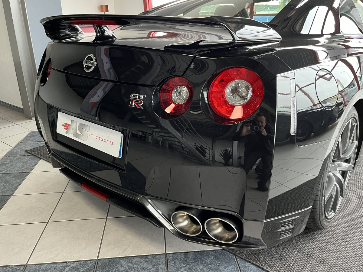 NISSAN GT-R 3,8 V6 550 BVA BLACK EDITION GPS CAMERA HIFI BOSE  KEYLESS BI-XENON RECARO  ETAT COLLECTOR