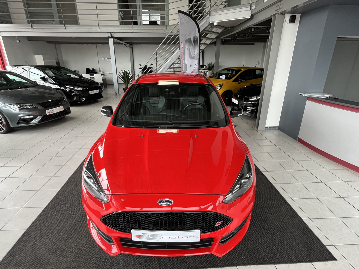 FORD FOCUS ST 2,0 250 PACK PERFORMANCE GPS CAMERA REGULATEUR PACK HIVER RECARO CUIR KEYLESS HIFI SONY BLUETOOTH. ECHAPPEMENT BULL X  EXCELLENT ETAT