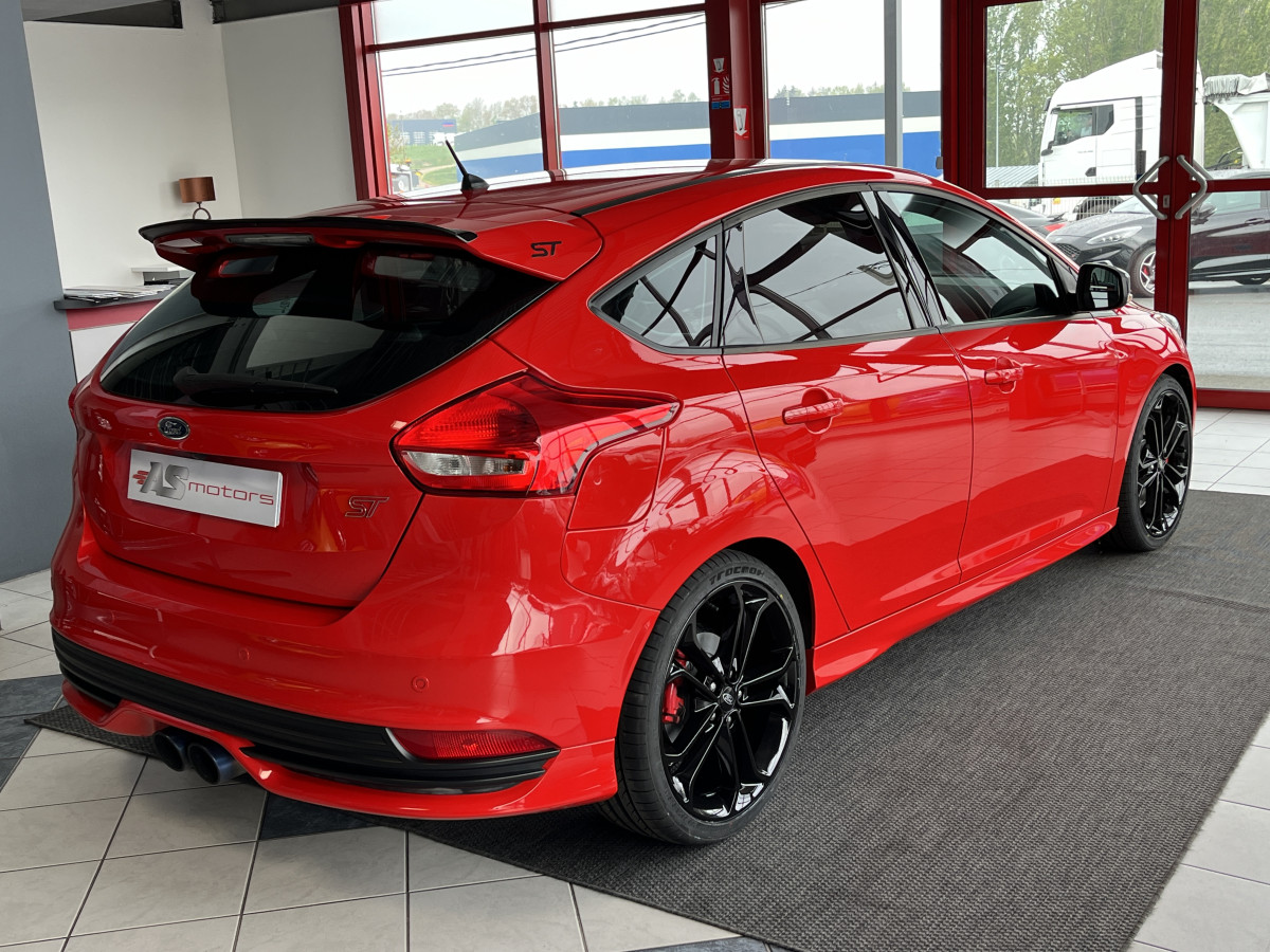 FORD FOCUS ST 2,0 250 PACK PERFORMANCE GPS CAMERA REGULATEUR PACK HIVER RECARO CUIR KEYLESS HIFI SONY BLUETOOTH. ECHAPPEMENT BULL X  EXCELLENT ETAT