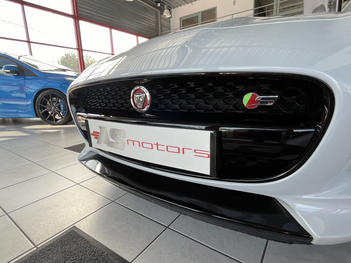 JAGUAR F-TYPE COUPE 3,0 V6 380 S BVA8 AWD GPS CAMERA BI-XENON HIFI MERIDIAN SIEGE PERFORMANCE REGULATEUR LIMITEUR JANTES 20 ECHAPPEMENT SPORT EXCELLENT ETAT