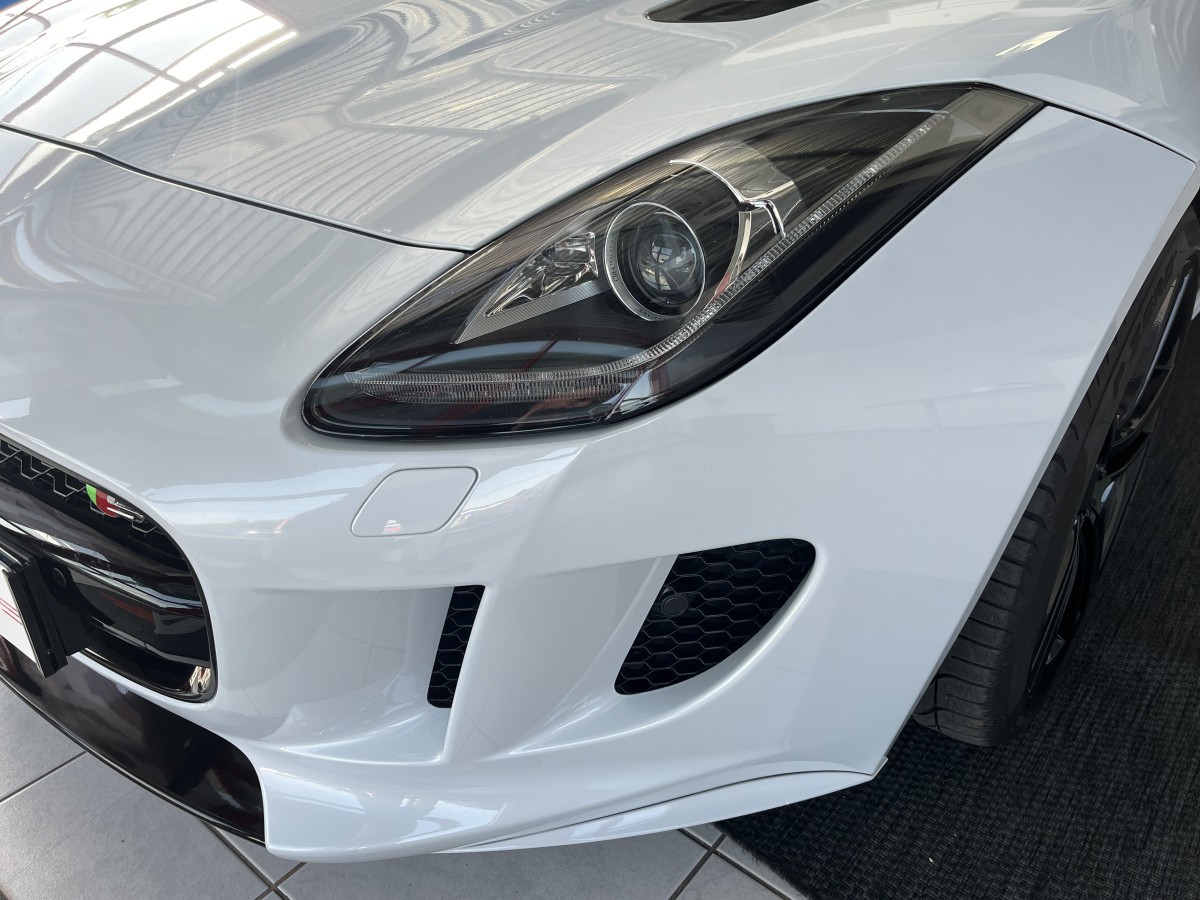 JAGUAR F-TYPE COUPE 3,0 V6 380 S BVA8 AWD GPS CAMERA BI-XENON HIFI MERIDIAN SIEGE PERFORMANCE REGULATEUR LIMITEUR JANTES 20 ECHAPPEMENT SPORT EXCELLENT ETAT