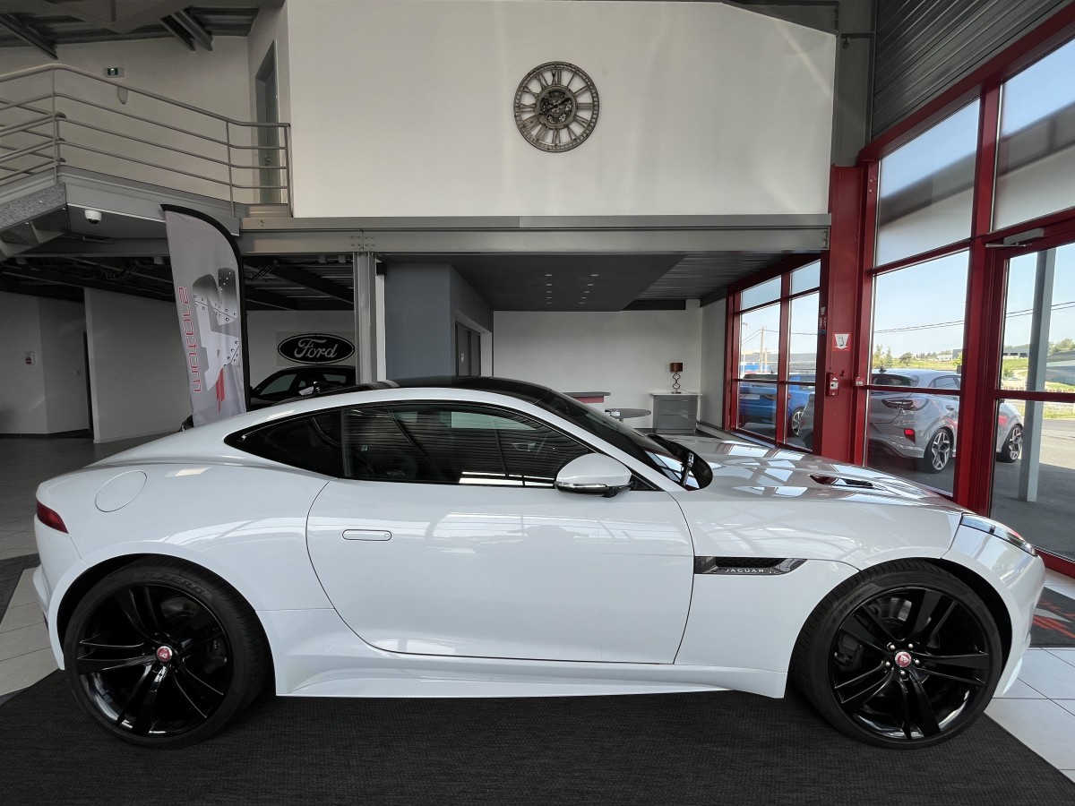 JAGUAR F-TYPE COUPE 3,0 V6 380 S BVA8 AWD GPS CAMERA BI-XENON HIFI MERIDIAN SIEGE PERFORMANCE REGULATEUR LIMITEUR JANTES 20 ECHAPPEMENT SPORT EXCELLENT ETAT