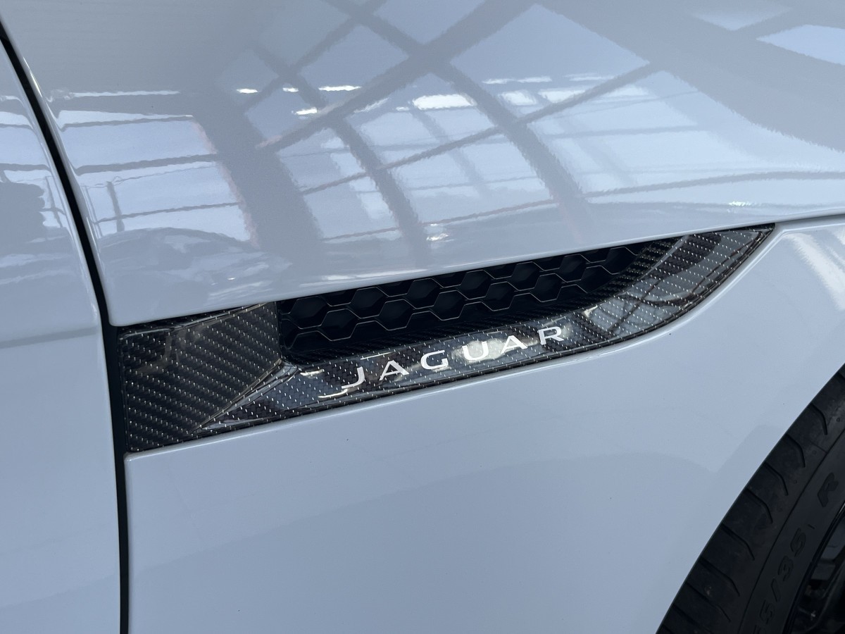 JAGUAR F-TYPE COUPE 3,0 V6 380 S BVA8 AWD GPS CAMERA BI-XENON HIFI MERIDIAN SIEGE PERFORMANCE REGULATEUR LIMITEUR JANTES 20 ECHAPPEMENT SPORT EXCELLENT ETAT