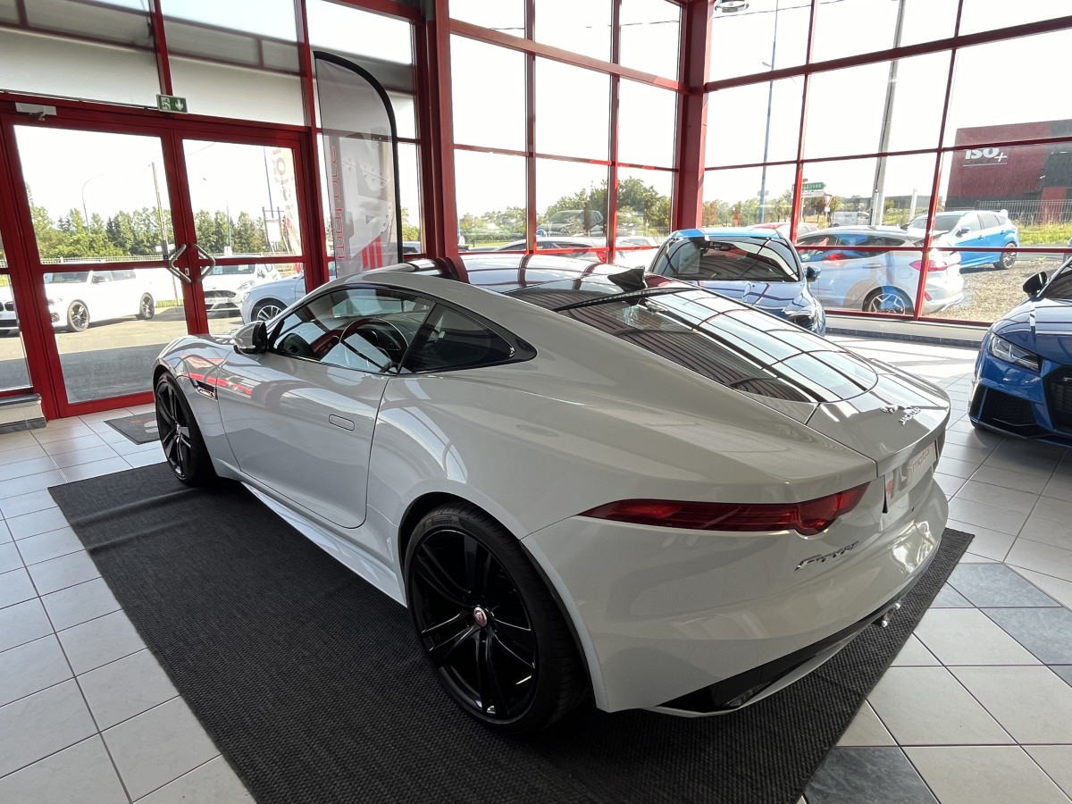 JAGUAR F-TYPE COUPE 3,0 V6 380 S BVA8 AWD GPS CAMERA BI-XENON HIFI MERIDIAN SIEGE PERFORMANCE REGULATEUR LIMITEUR JANTES 20 ECHAPPEMENT SPORT EXCELLENT ETAT