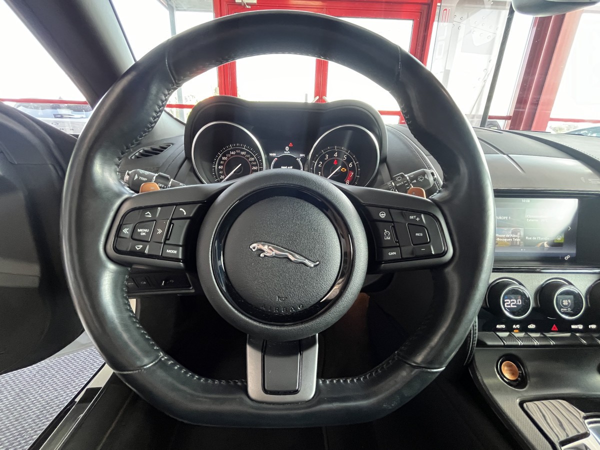 JAGUAR F-TYPE COUPE 3,0 V6 380 S BVA8 AWD GPS CAMERA BI-XENON HIFI MERIDIAN SIEGE PERFORMANCE REGULATEUR LIMITEUR JANTES 20 ECHAPPEMENT SPORT EXCELLENT ETAT