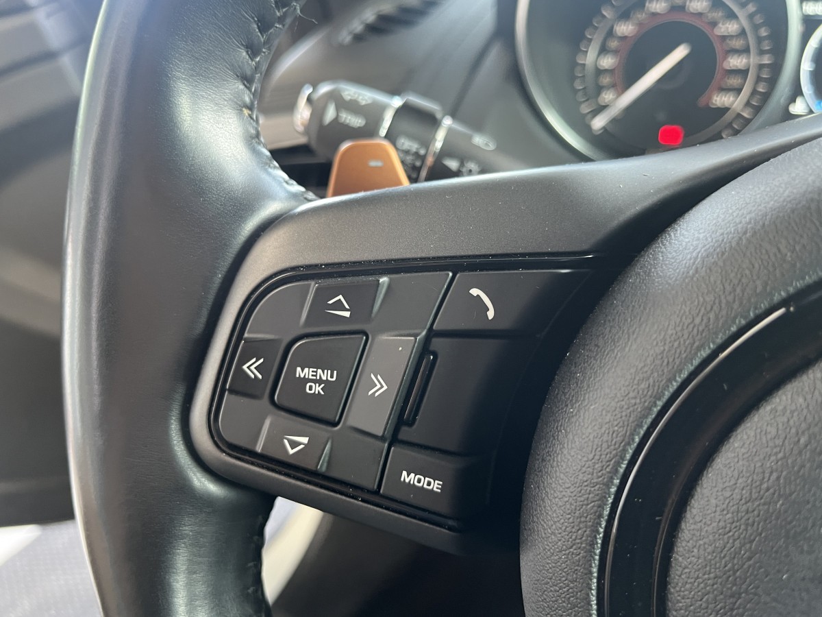 JAGUAR F-TYPE COUPE 3,0 V6 380 S BVA8 AWD GPS CAMERA BI-XENON HIFI MERIDIAN SIEGE PERFORMANCE REGULATEUR LIMITEUR JANTES 20 ECHAPPEMENT SPORT EXCELLENT ETAT