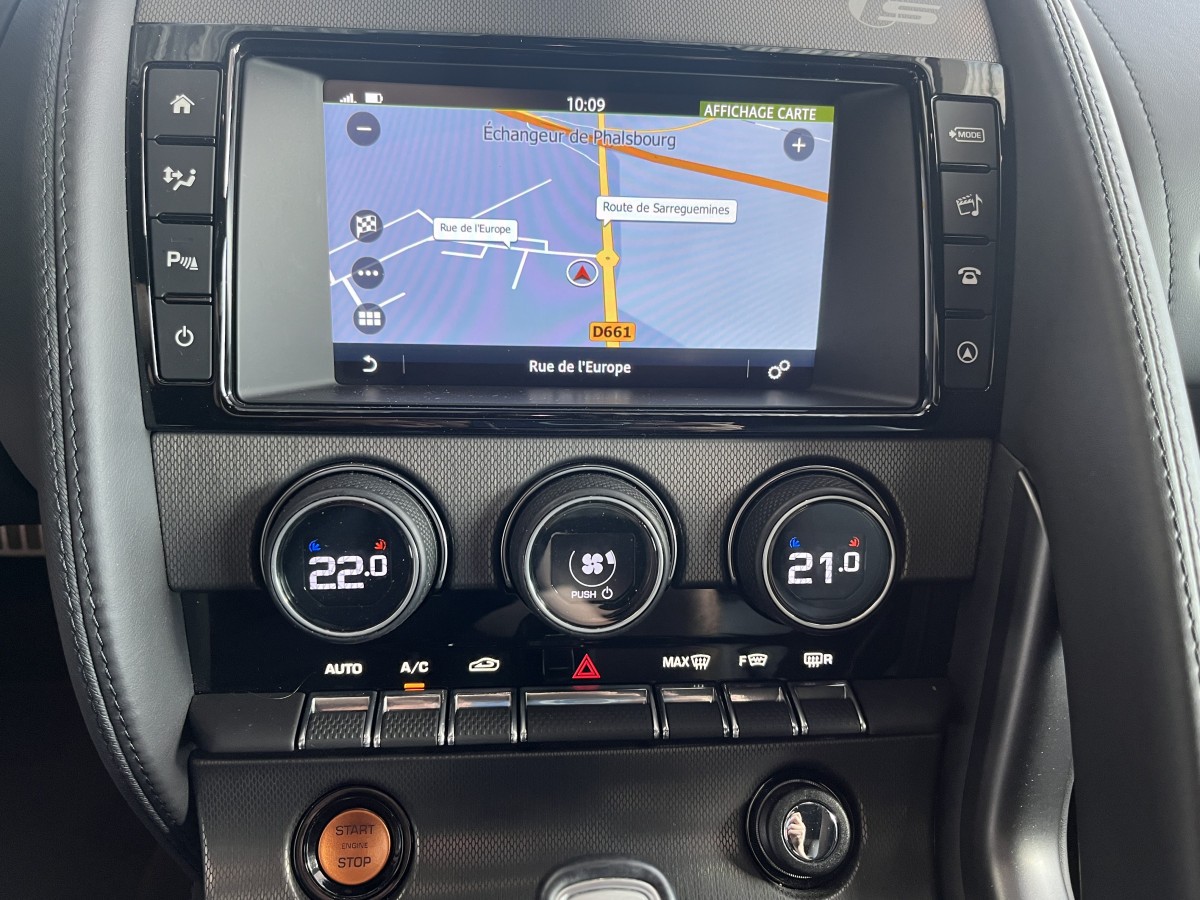 JAGUAR F-TYPE COUPE 3,0 V6 380 S BVA8 AWD GPS CAMERA BI-XENON HIFI MERIDIAN SIEGE PERFORMANCE REGULATEUR LIMITEUR JANTES 20 ECHAPPEMENT SPORT EXCELLENT ETAT