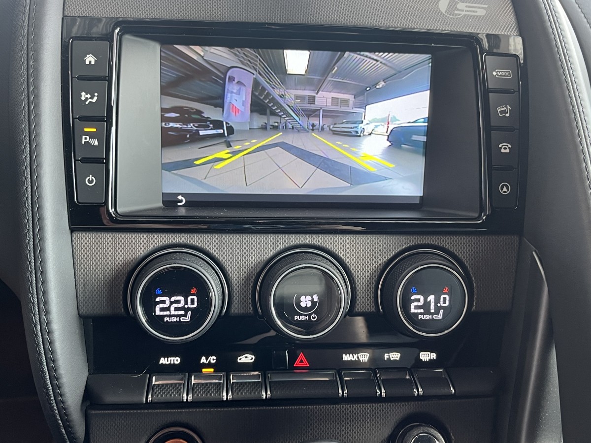 JAGUAR F-TYPE COUPE 3,0 V6 380 S BVA8 AWD GPS CAMERA BI-XENON HIFI MERIDIAN SIEGE PERFORMANCE REGULATEUR LIMITEUR JANTES 20 ECHAPPEMENT SPORT EXCELLENT ETAT