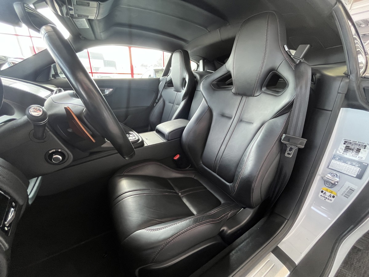 JAGUAR F-TYPE COUPE 3,0 V6 380 S BVA8 AWD GPS CAMERA BI-XENON HIFI MERIDIAN SIEGE PERFORMANCE REGULATEUR LIMITEUR JANTES 20 ECHAPPEMENT SPORT EXCELLENT ETAT