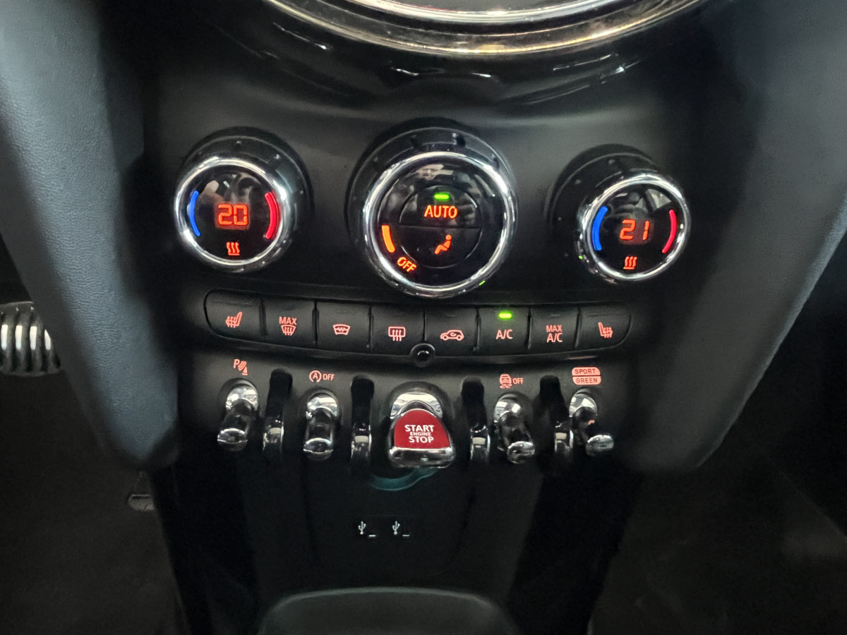 MINI COOPER JOHN COOPER WORKS 2,0 231 BVA8  GPS CAMERA TOIT PANO KEYLESS BLUETOOTH APPLE CARPLAY REGULATEUR LIMITEUR FEUX FULL HIFI HARMAN KARDON AFFICHAGE TETE HAUTE LED FULL OPTIONS