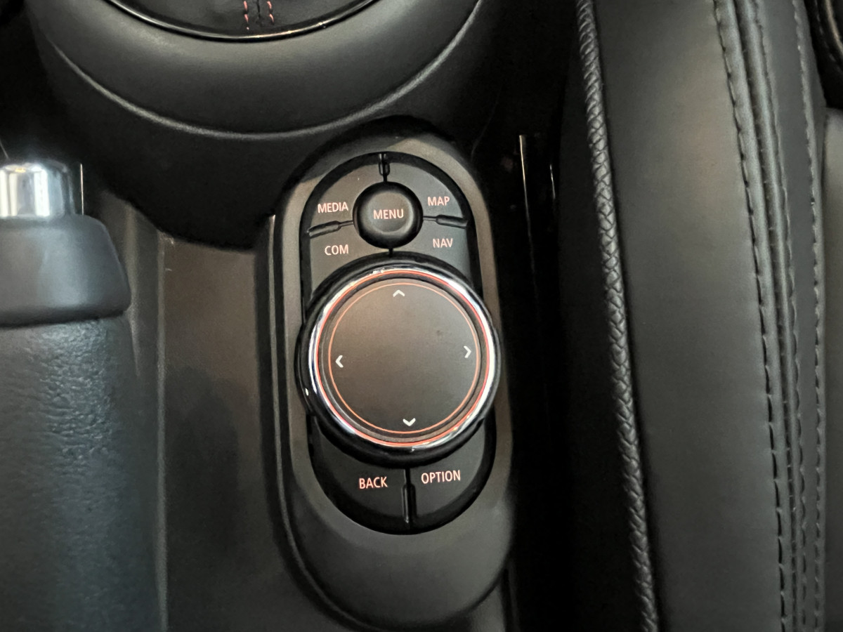 MINI COOPER JOHN COOPER WORKS 2,0 231 BVA8  GPS CAMERA TOIT PANO KEYLESS BLUETOOTH APPLE CARPLAY REGULATEUR LIMITEUR FEUX FULL HIFI HARMAN KARDON AFFICHAGE TETE HAUTE LED FULL OPTIONS