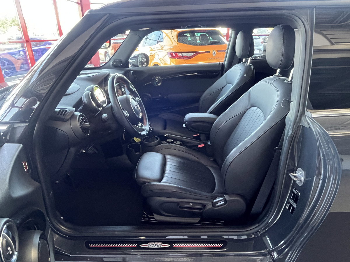 MINI COOPER JOHN COOPER WORKS 2,0 231 BVA8  GPS CAMERA TOIT PANO KEYLESS BLUETOOTH APPLE CARPLAY REGULATEUR LIMITEUR FEUX FULL HIFI HARMAN KARDON AFFICHAGE TETE HAUTE LED FULL OPTIONS