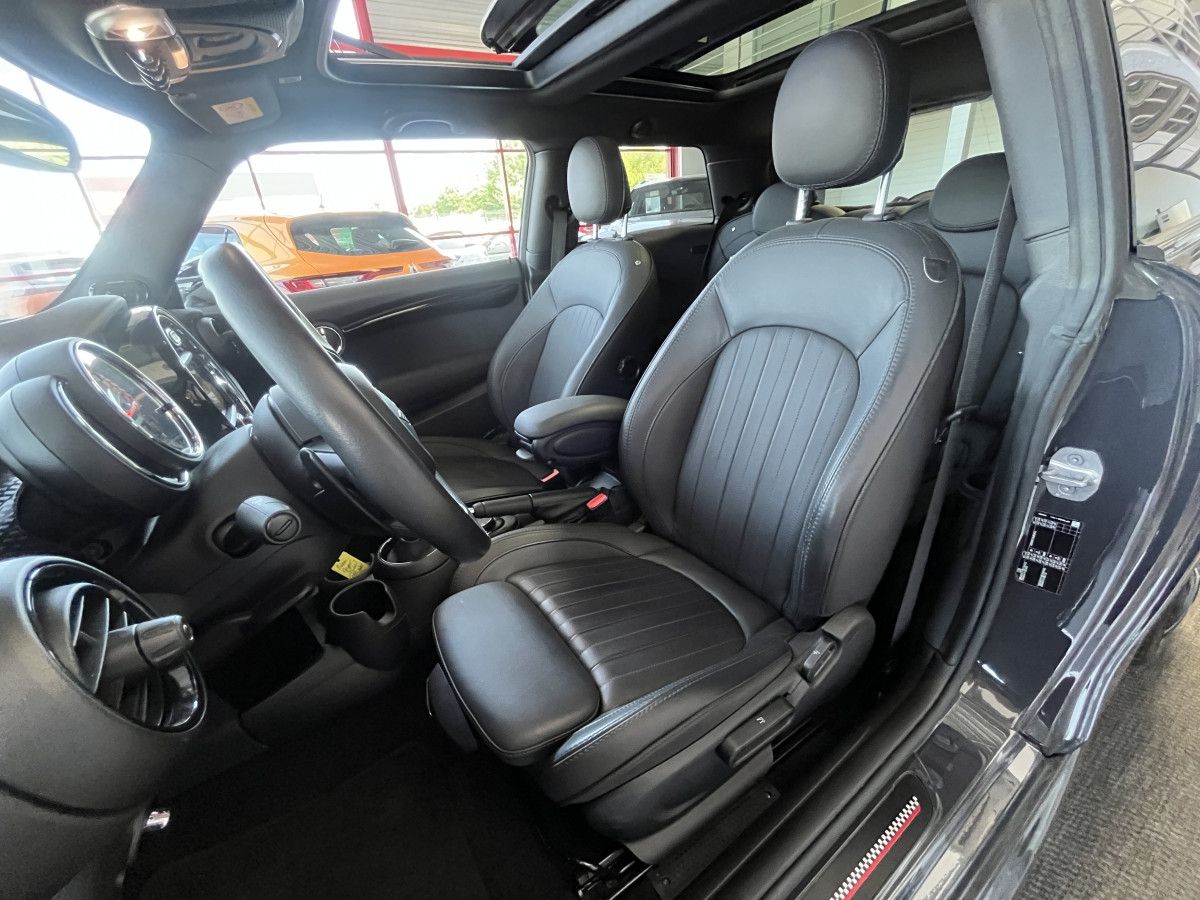 MINI COOPER JOHN COOPER WORKS 2,0 231 BVA8  GPS CAMERA TOIT PANO KEYLESS BLUETOOTH APPLE CARPLAY REGULATEUR LIMITEUR FEUX FULL HIFI HARMAN KARDON AFFICHAGE TETE HAUTE LED FULL OPTIONS