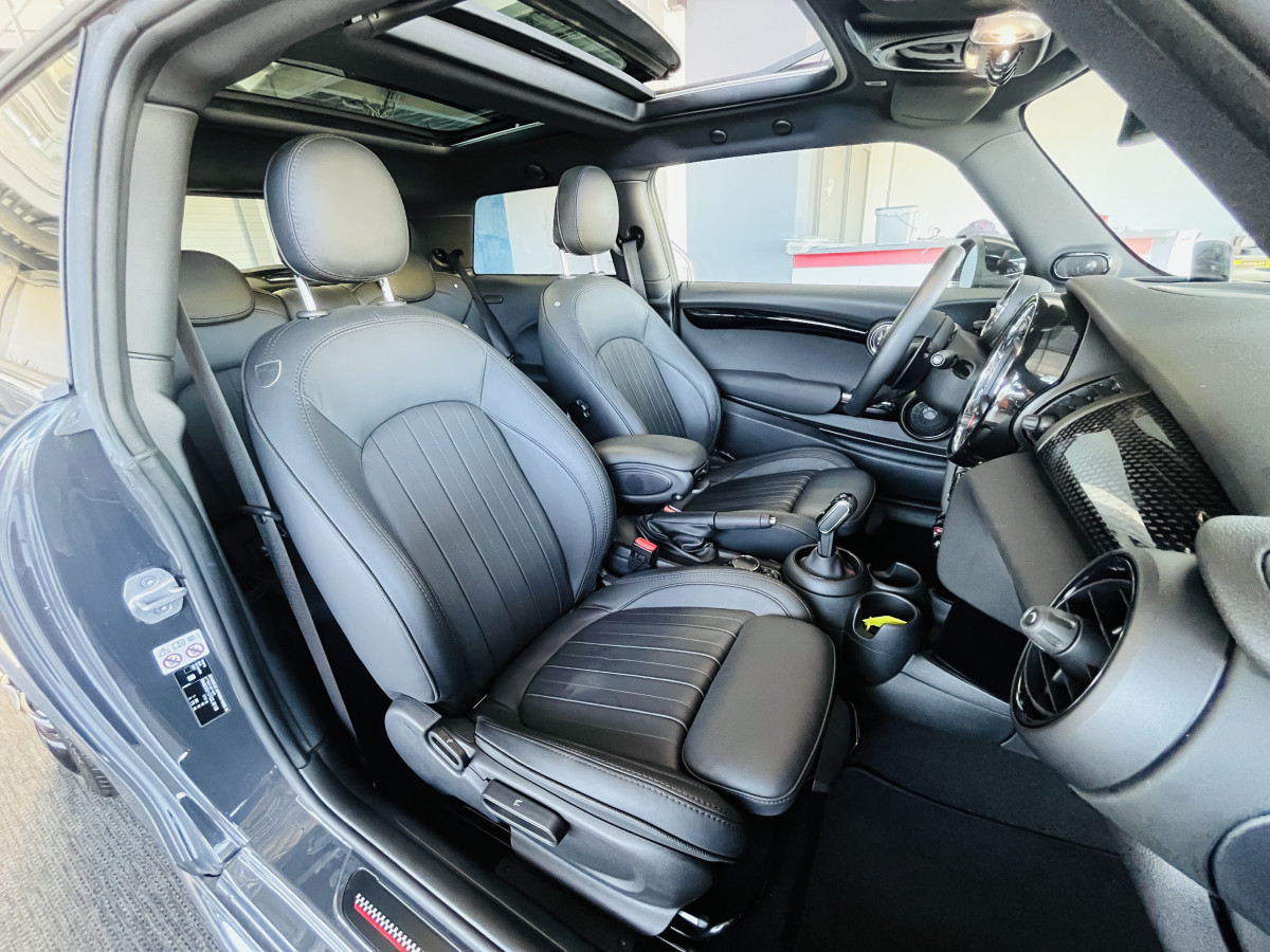 MINI COOPER JOHN COOPER WORKS 2,0 231 BVA8  GPS CAMERA TOIT PANO KEYLESS BLUETOOTH APPLE CARPLAY REGULATEUR LIMITEUR FEUX FULL HIFI HARMAN KARDON AFFICHAGE TETE HAUTE LED FULL OPTIONS