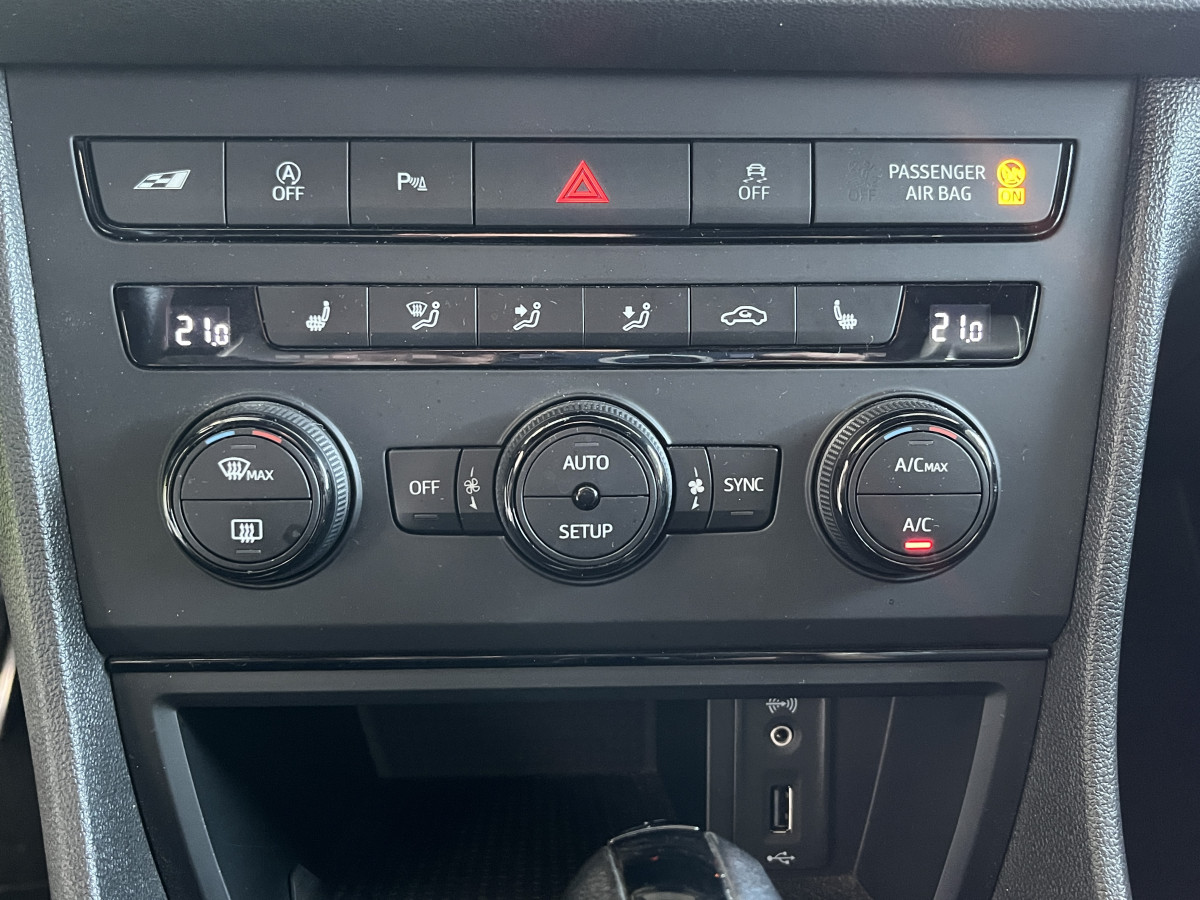 SEAT LEON SC 2,0 TSI CUPRA 290 DSG6 GPS FULL LED REGULATEUR DCC SEAT SOUND BLUETOOTH PARK ASSIST EXCELLENT ETAT