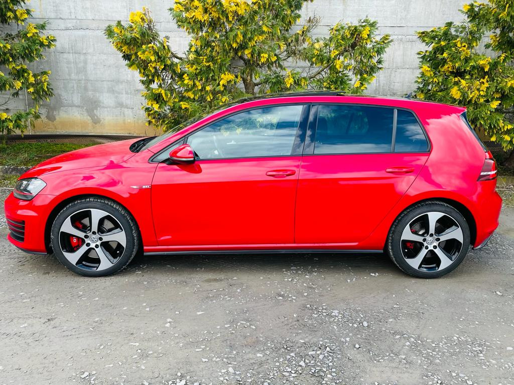 VOLKSWAGEN Golf 7 GTi 230 Performance DCC Front Assist Toit Panoramique