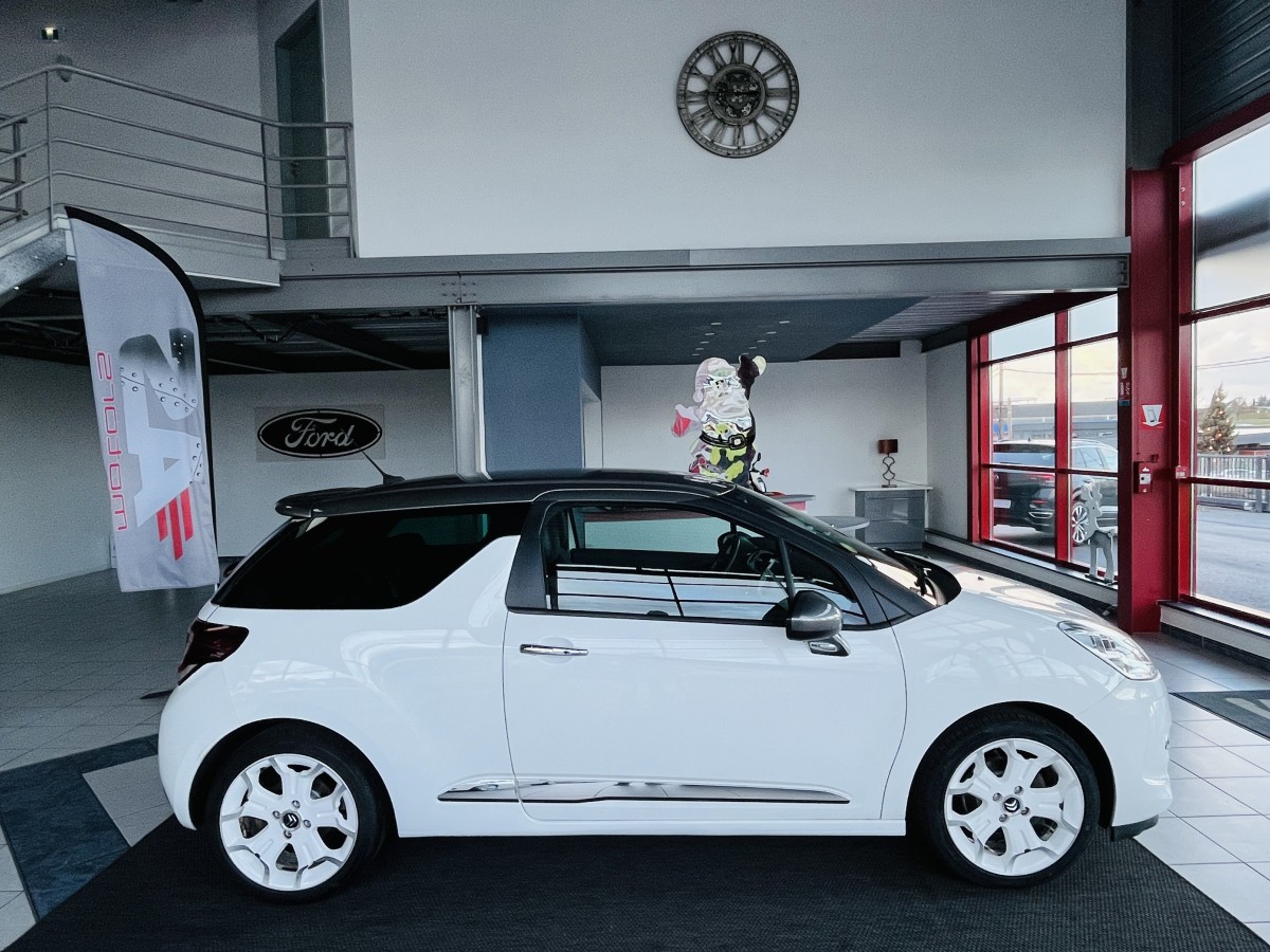CITROEN DS3 1,6 HDI 115 TYPE SPORT CHIC GPS REGULATEUR LIMITEUR FEUX HALOGENE BLUETOOTH HIFI SYSTEM TRES BON ETAT