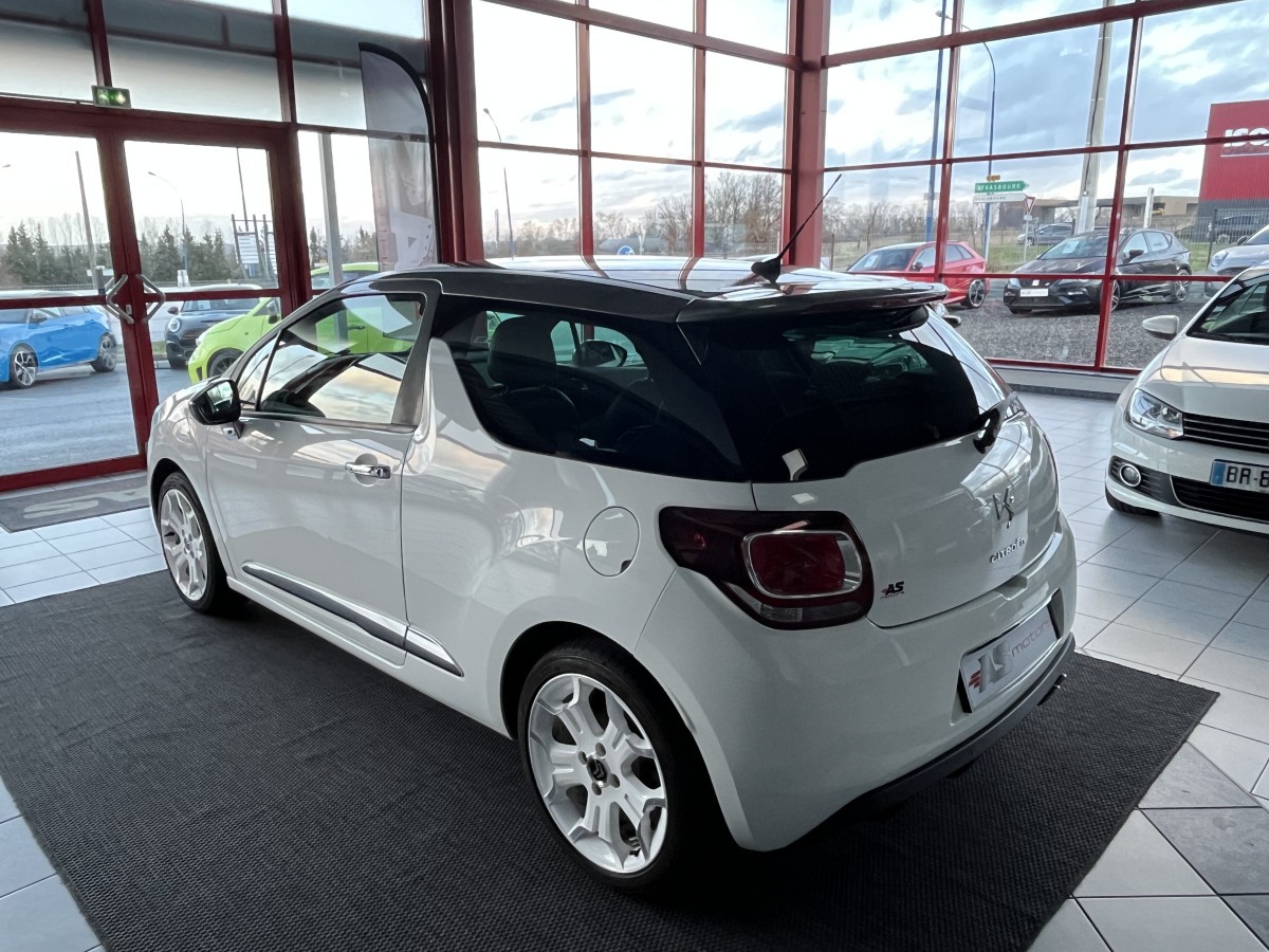 CITROEN DS3 1,6 HDI 115 TYPE SPORT CHIC GPS REGULATEUR LIMITEUR FEUX HALOGENE BLUETOOTH HIFI SYSTEM TRES BON ETAT