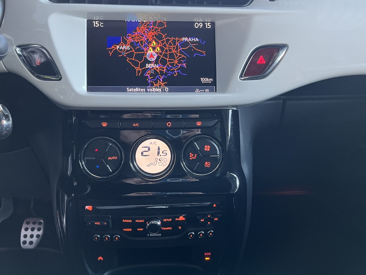 CITROEN DS3 1,6 HDI 115 TYPE SPORT CHIC GPS REGULATEUR LIMITEUR FEUX HALOGENE BLUETOOTH HIFI SYSTEM TRES BON ETAT