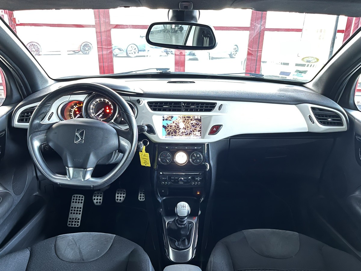 CITROEN DS3 1,6 HDI 115 TYPE SPORT CHIC GPS REGULATEUR LIMITEUR FEUX HALOGENE BLUETOOTH HIFI SYSTEM TRES BON ETAT