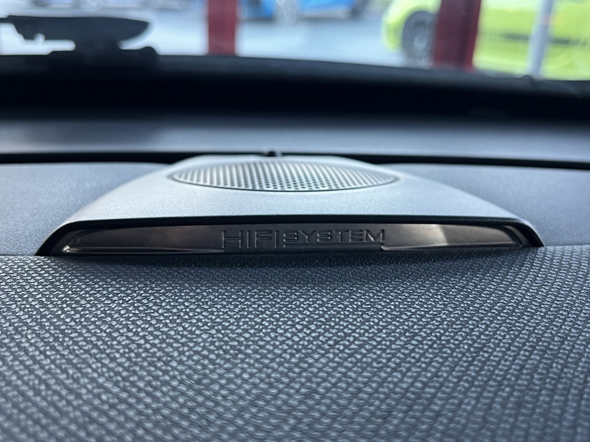 CITROEN DS3 1,6 HDI 115 TYPE SPORT CHIC GPS REGULATEUR LIMITEUR FEUX HALOGENE BLUETOOTH HIFI SYSTEM TRES BON ETAT