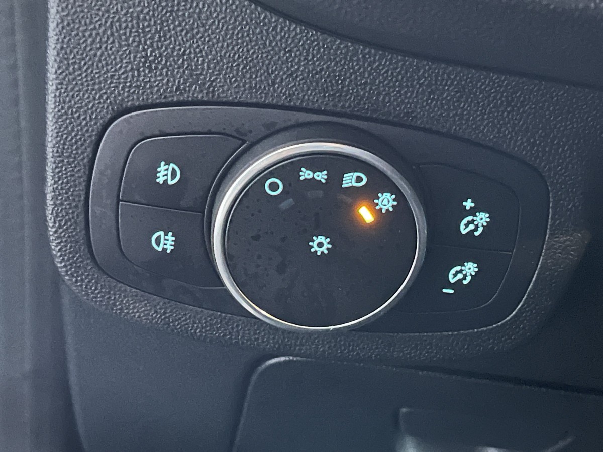 FORD FIESTA 1,5 200 LAUNCH CONTROL GPS CAMERA FULL LED REGULATEUR LIMITEUR  CARPLAY PACK HIVER HIFI B&O KEYLESS EXCELLENT ETAT