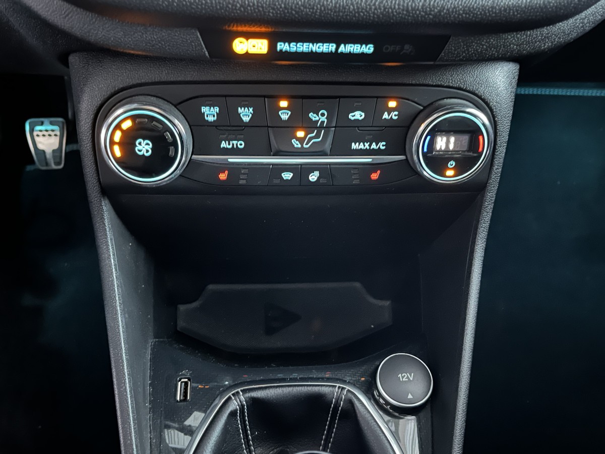 FORD FIESTA 1,5 200 LAUNCH CONTROL GPS CAMERA FULL LED REGULATEUR LIMITEUR  CARPLAY PACK HIVER HIFI B&O KEYLESS EXCELLENT ETAT