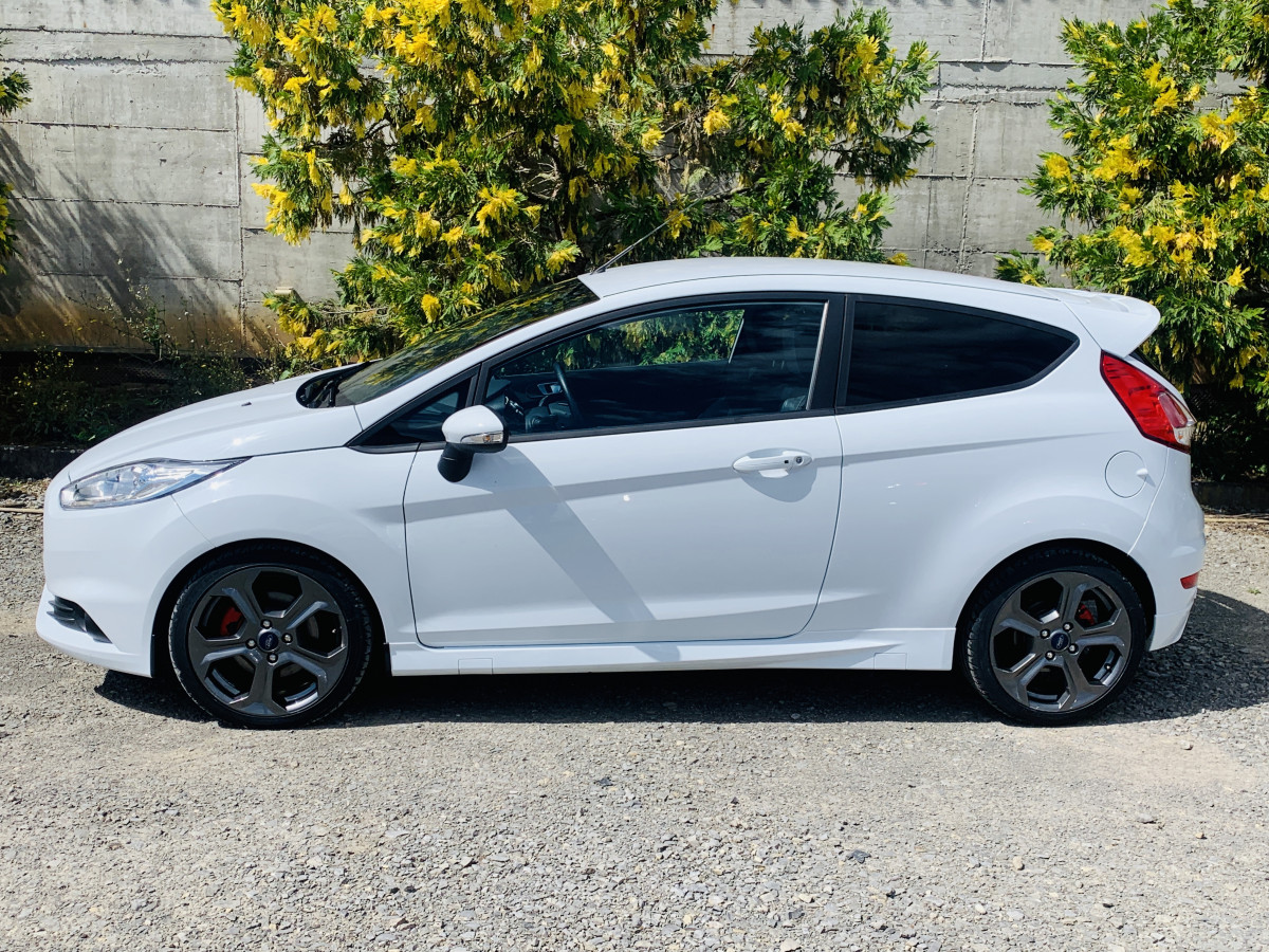 FORD FIESTA ST 1,6 TURBO 182 PACK PERF GPS