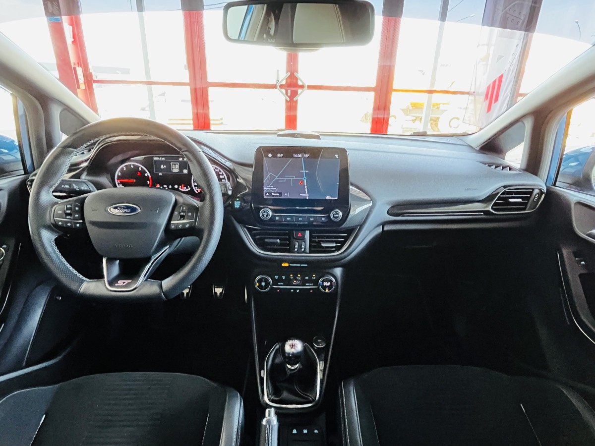 FORD FIESTA ST 1,5 200 GPS CAMERA REGULATEUR LIMITEUR  APPLE CARPLAY BLUETOOTH HIFI B&O KEYLESS  JANTES ALU 18 EXCELLENT ETAT