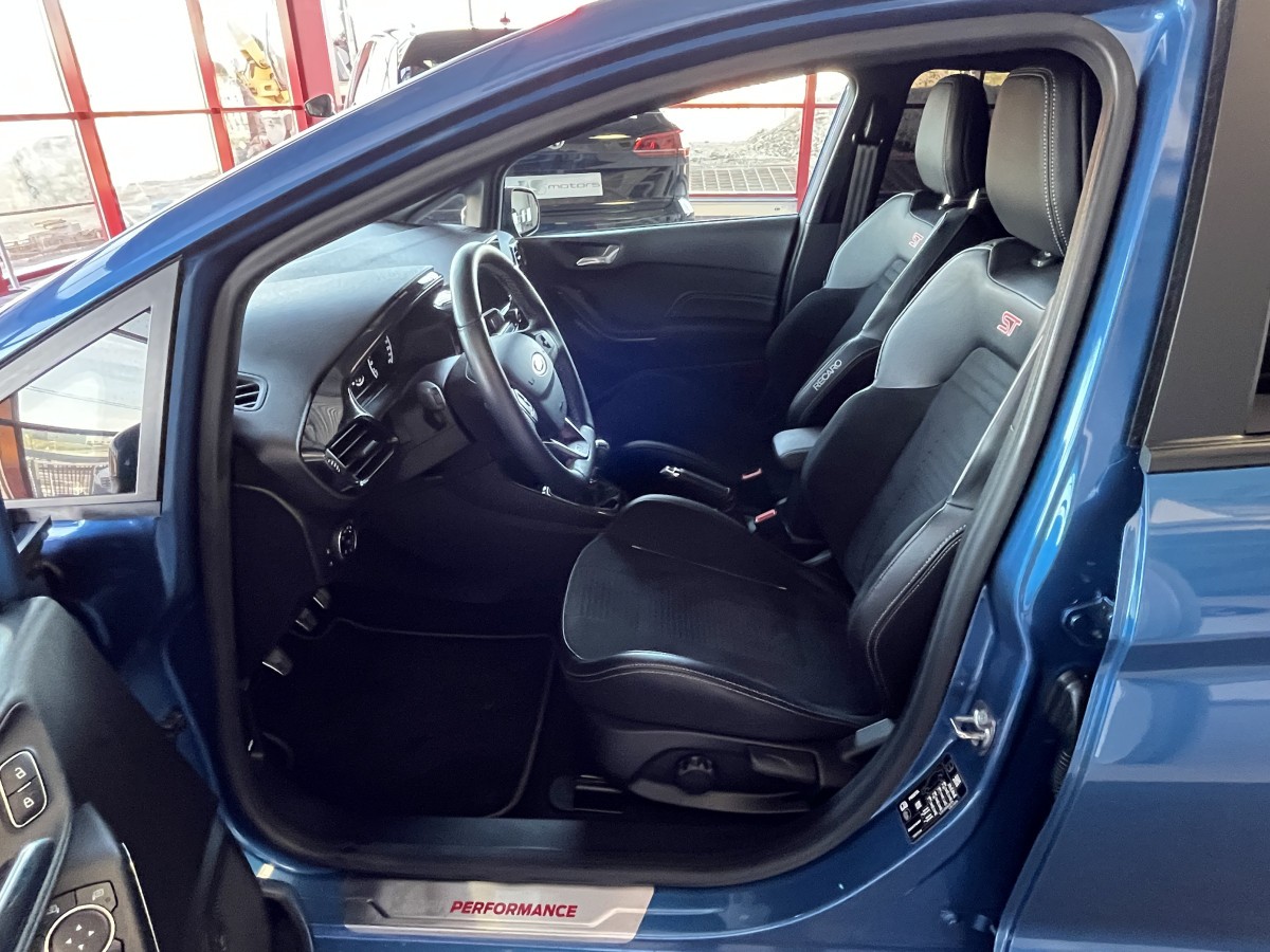 FORD FIESTA ST 1,5 200 GPS CAMERA REGULATEUR LIMITEUR  APPLE CARPLAY BLUETOOTH HIFI B&O KEYLESS  JANTES ALU 18 EXCELLENT ETAT