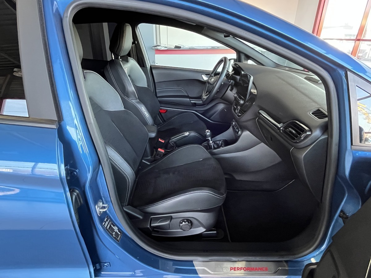 FORD FIESTA ST 1,5 200 GPS CAMERA REGULATEUR LIMITEUR  APPLE CARPLAY BLUETOOTH HIFI B&O KEYLESS  JANTES ALU 18 EXCELLENT ETAT