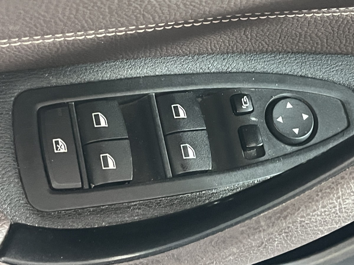 BMW X1 25 D 2,0  231 M SPORT XDRIVE BVA8 TOIT PANORAMIQUE OUVRANT GPS CAMERA KEYLESS REGULATEUR LIMITEUR PHARES LED PARK PILOT PACK. HIVER