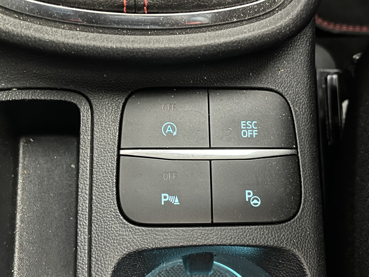 FORD PUMA ST 1,5 200  PHASE 2  GPS CAMERA  ATTELAGE TOIT PANORAMIQUE FEUX FULL LED HIFI B&O APPLE CAR PLAY PACK HIVER PARK PILOT  KEYLESS BLEU NITROUS  ETAT NEUF