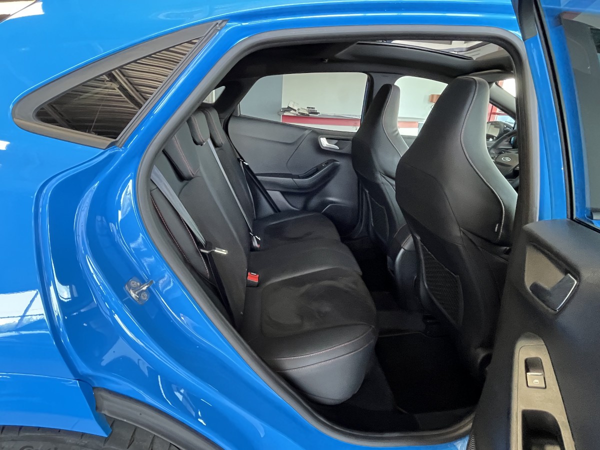 FORD PUMA ST 1,5 200  PHASE 2  GPS CAMERA  ATTELAGE TOIT PANORAMIQUE FEUX FULL LED HIFI B&O APPLE CAR PLAY PACK HIVER PARK PILOT  KEYLESS BLEU NITROUS  ETAT NEUF