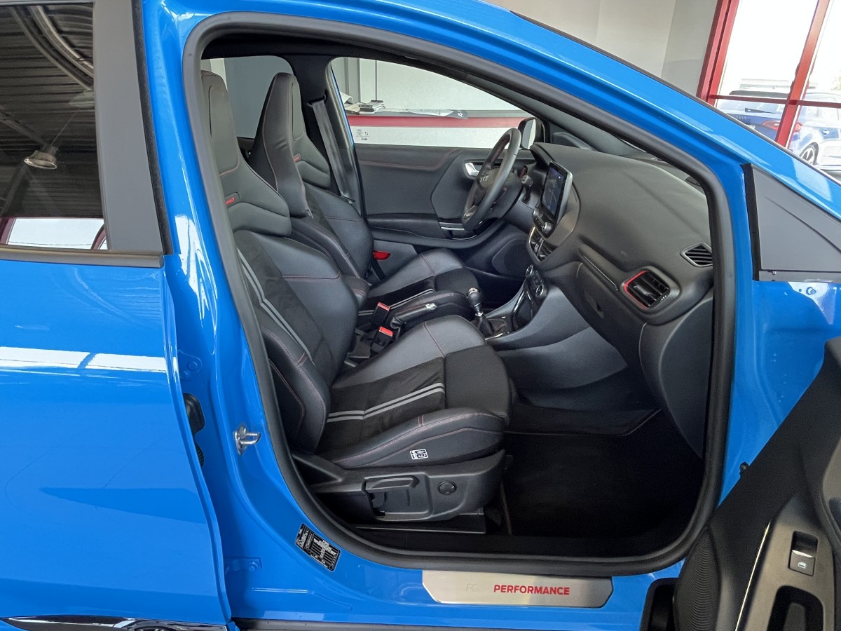 FORD PUMA ST 1,5 200  PHASE 2  GPS CAMERA  ATTELAGE TOIT PANORAMIQUE FEUX FULL LED HIFI B&O APPLE CAR PLAY PACK HIVER PARK PILOT  KEYLESS BLEU NITROUS  ETAT NEUF