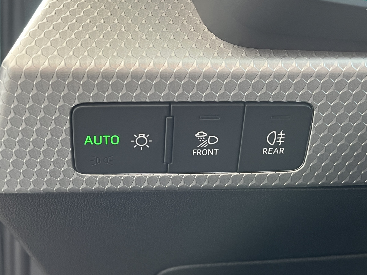 AUDI A1 SPORTBACK  40 TFSI 2,0  200 EDITION ONE FULL S-LINE S-TRONIC 6  APPLE CARPLAY GPS ANDROID  HIFI BANG  FULL LED  KEYLESS REGULATEUR  LIMITEUR  DRIVE SELECT DIGITAL COCKPIT PARKPILOT JANTES ALU 18  ETAT NEUF