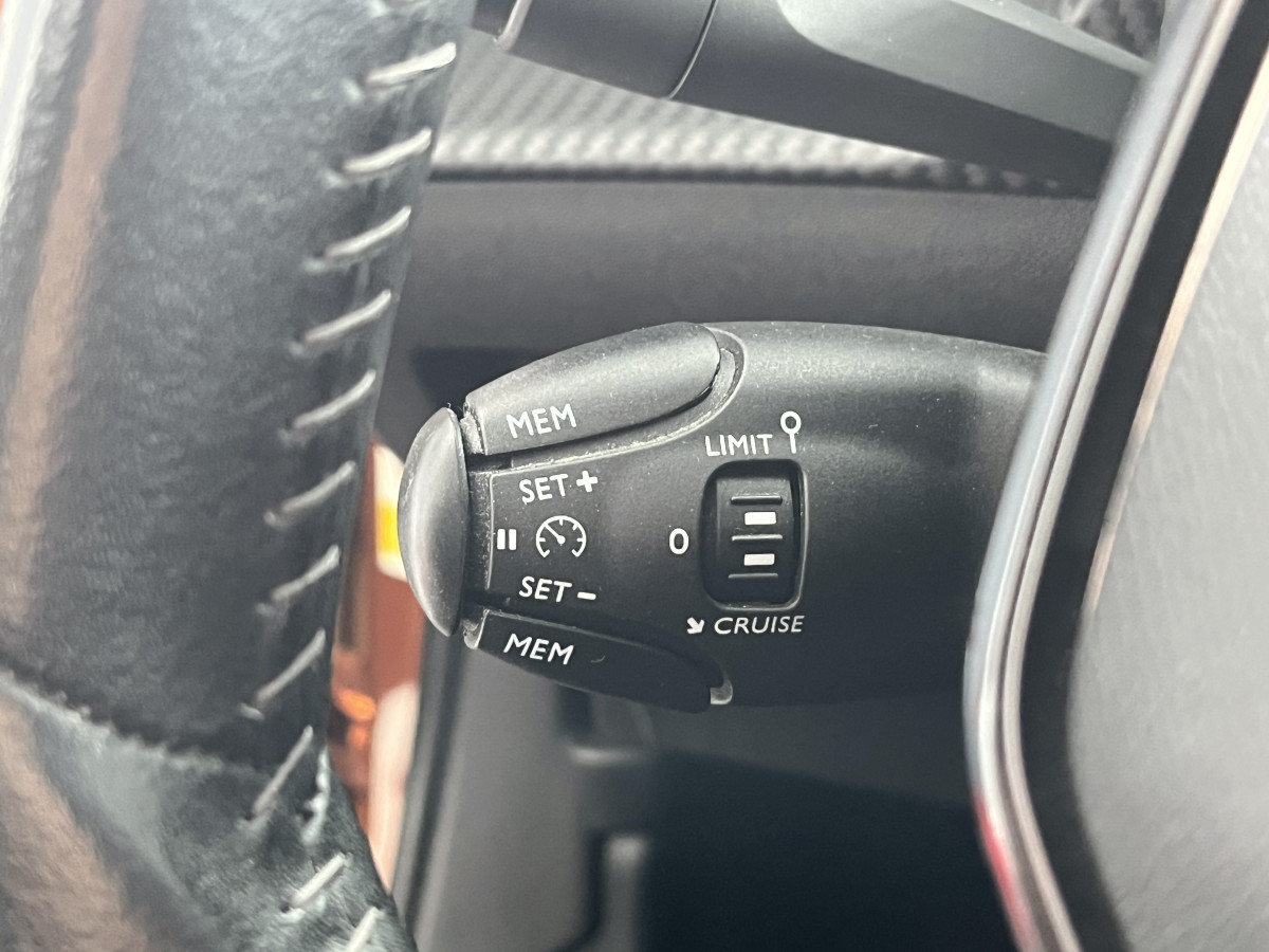 PEUGEOT 2008 1,2 130 ACTIVE BUSINESS GPS APPLE CARPLAY REGULATEUR LIMITEUR FEUX LED EXCELLENT ETAT