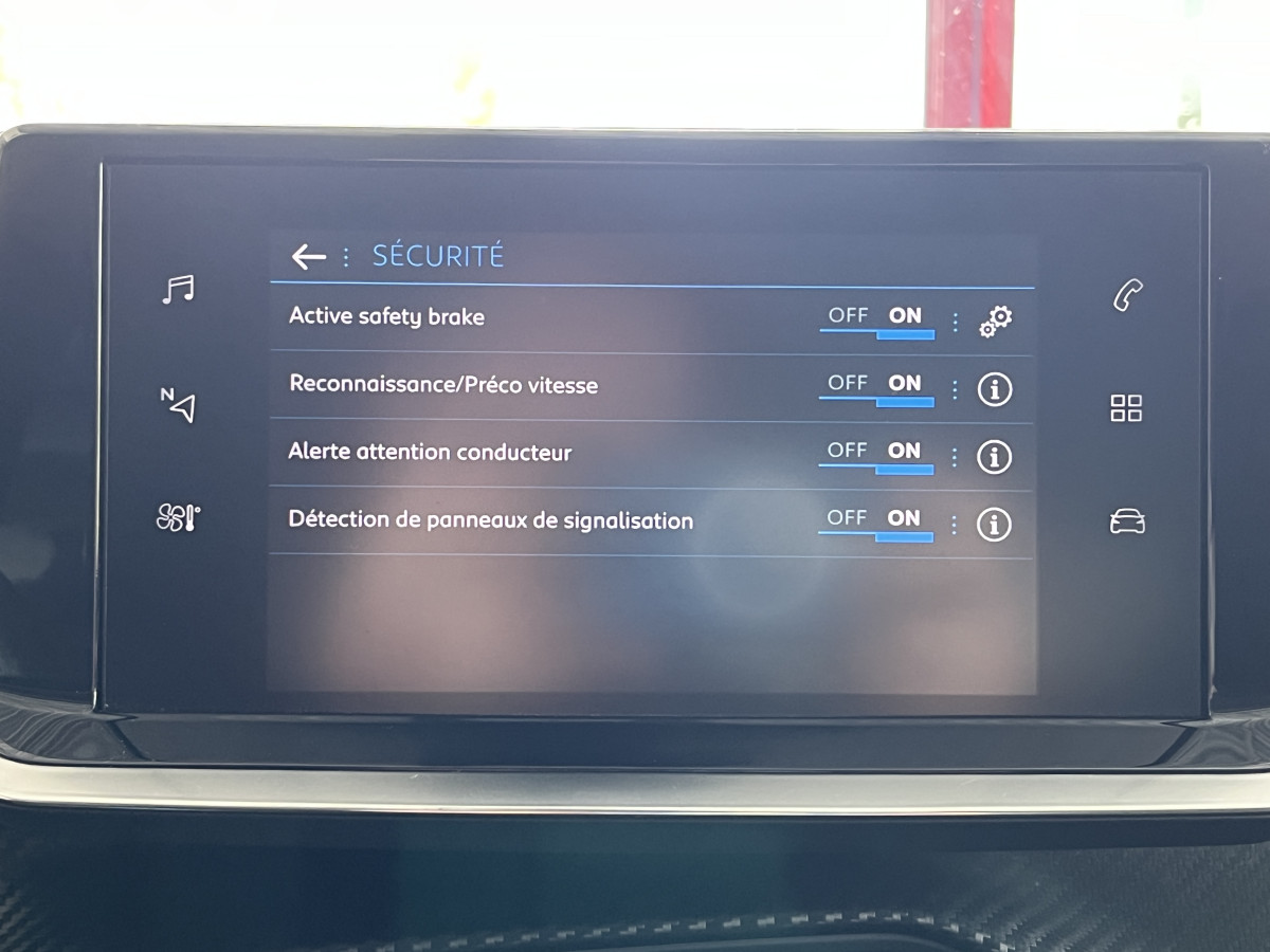 PEUGEOT 2008 1,2 130 ACTIVE BUSINESS GPS APPLE CARPLAY REGULATEUR LIMITEUR FEUX LED EXCELLENT ETAT