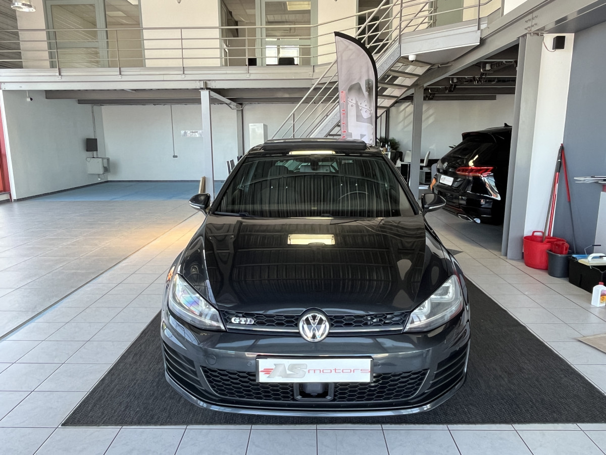 VOLKSWAGEN GOLF 7 2,0 TDI 184 TOIT OUVRANT GPS KEYLESS BI-XENON REGULATEUR LIMITEUR PARK PILOT TRES BON ETAT