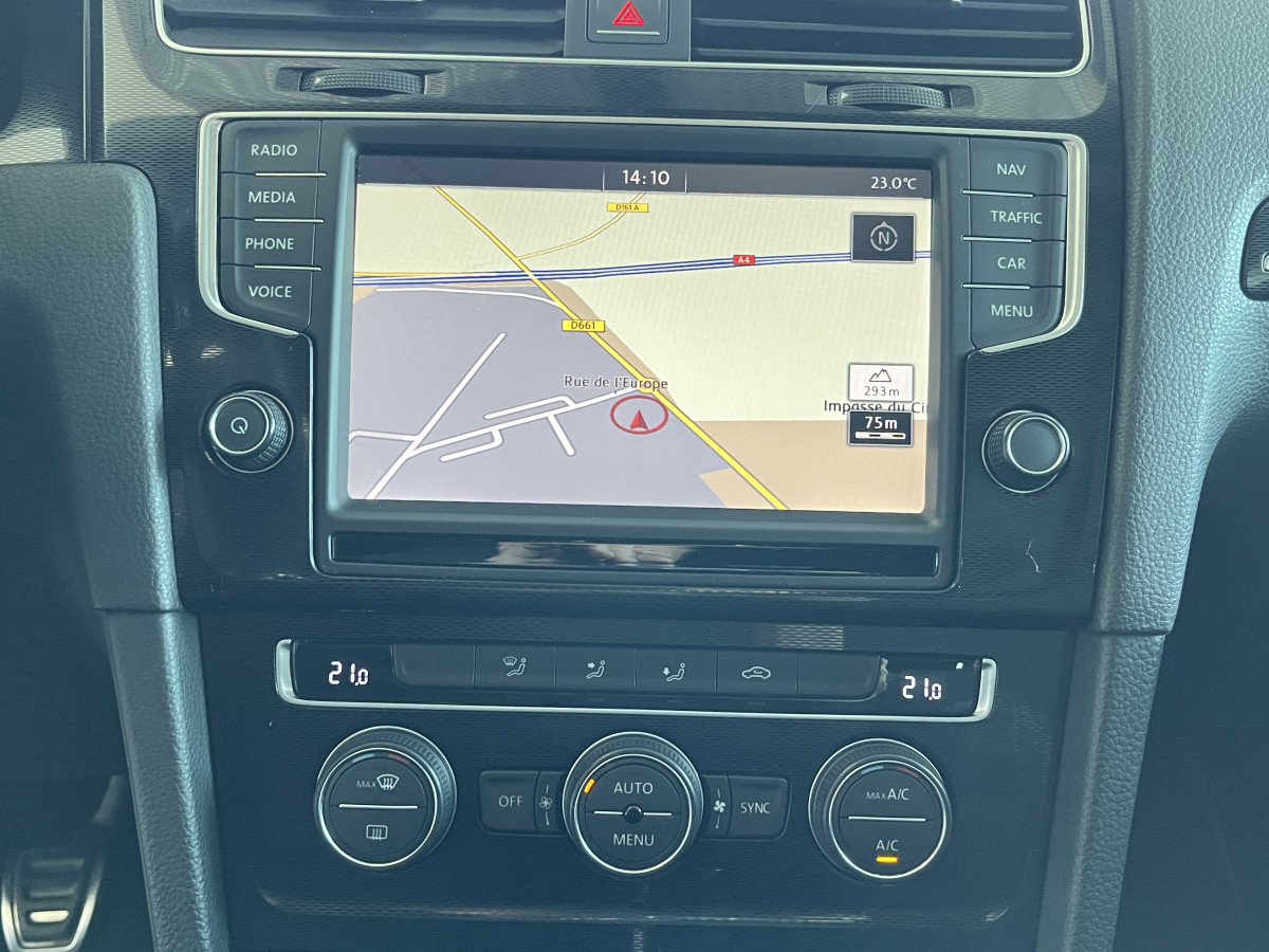 VOLKSWAGEN GOLF 7 2,0 TDI 184 TOIT OUVRANT GPS KEYLESS BI-XENON REGULATEUR LIMITEUR PARK PILOT TRES BON ETAT