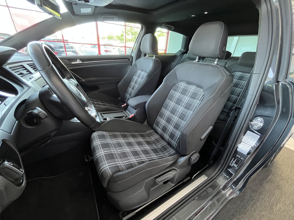 VOLKSWAGEN GOLF 7 2,0 TDI 184 TOIT OUVRANT GPS KEYLESS BI-XENON REGULATEUR LIMITEUR PARK PILOT TRES BON ETAT