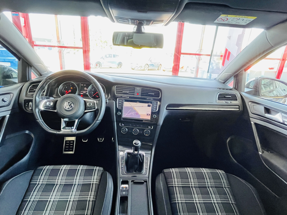VOLKSWAGEN GOLF 7 2,0 TDI 184 TOIT OUVRANT GPS KEYLESS BI-XENON REGULATEUR LIMITEUR PARK PILOT TRES BON ETAT
