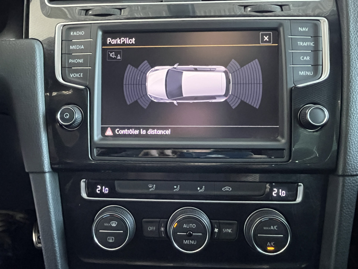 VOLKSWAGEN GOLF 7 2,0 TDI 184 TOIT OUVRANT GPS KEYLESS BI-XENON REGULATEUR LIMITEUR PARK PILOT TRES BON ETAT