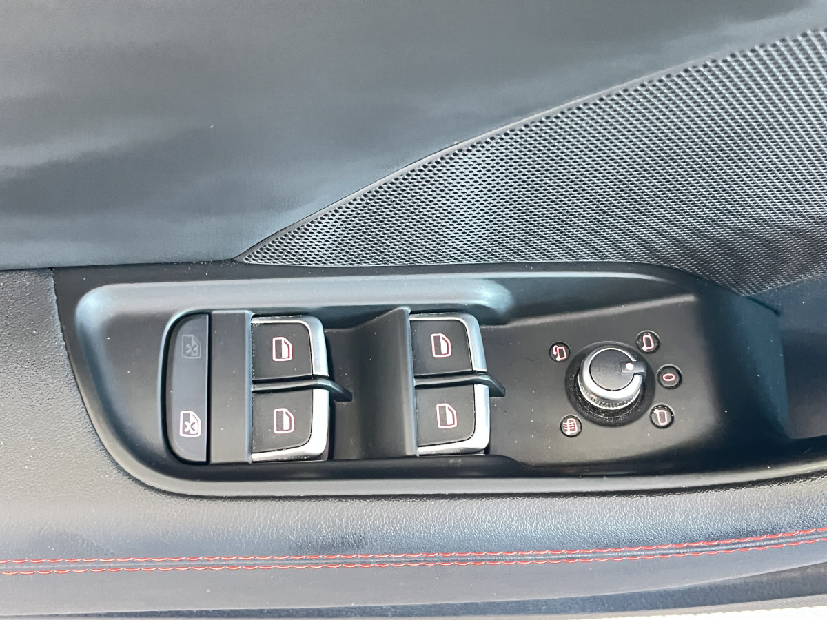 AUDI S3 SPORTBACK 2,0 TFSI 300 QUATTRO  GPS REGULATEUR ADAPTATIF DRIVE SELECT JANTES ROTOR BI- XENON PARK PILOT  EXCELLENT ETAT