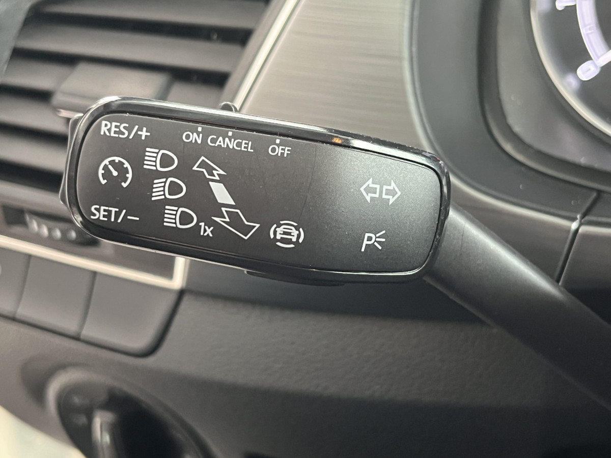 SKODA FABIA 1,0 TSI 95 EDITION GPS CAMERA REGULATEUR KEYLESS APPLE CARPLAY PARK PILOT JANTES ALU EXCELLENT ETAT