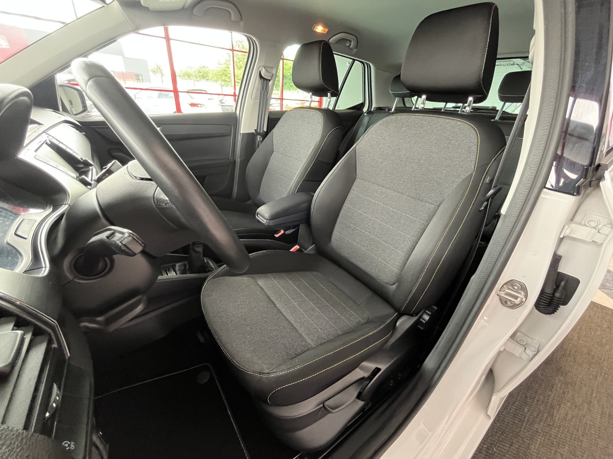 SKODA FABIA 1,0 TSI 95 EDITION GPS CAMERA REGULATEUR KEYLESS APPLE CARPLAY PARK PILOT JANTES ALU EXCELLENT ETAT